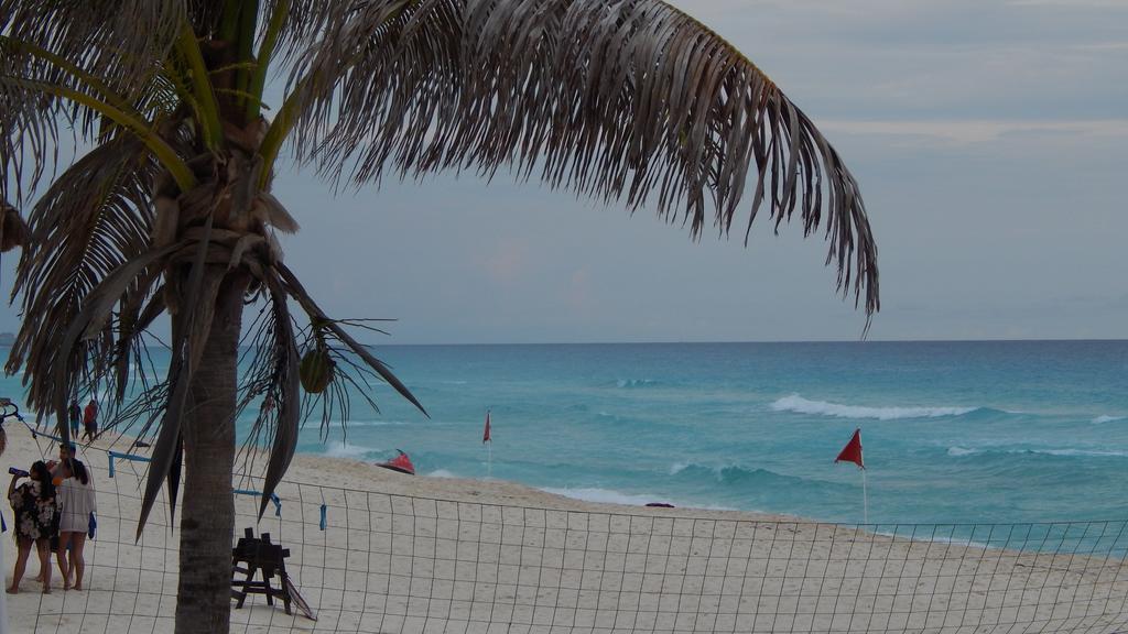 Solymar Condos Cancun Exterior photo